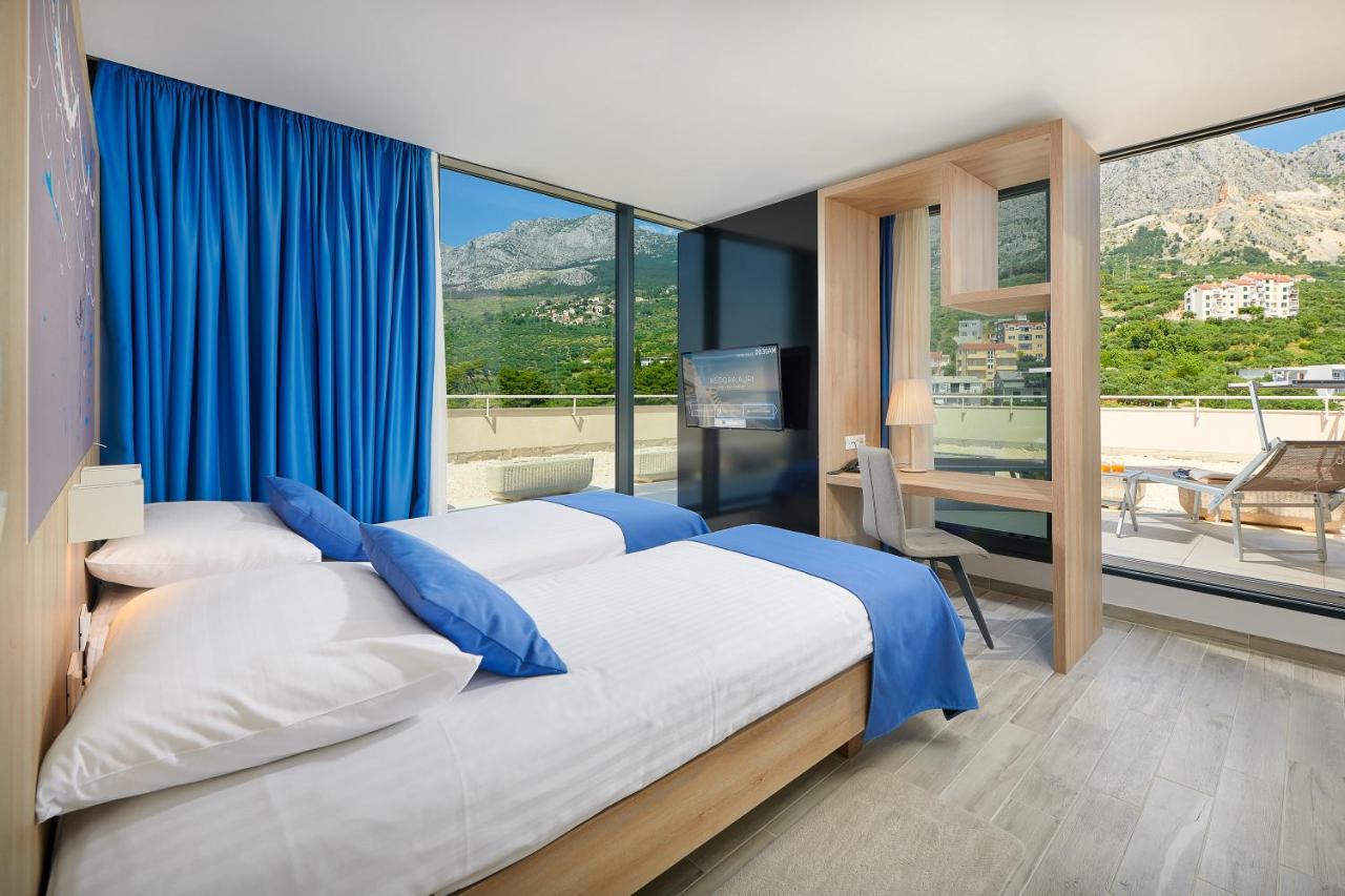 Deluxe Penthouse Suite